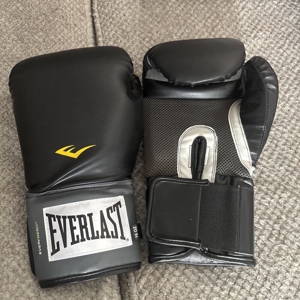 EVERLAST Everfresh 16 oz Training Pro Boxing MMA Gloves Black White Grey